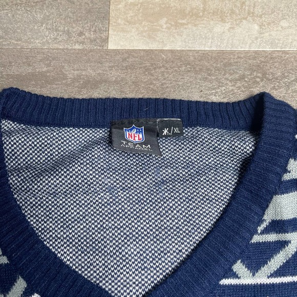 SOLD NFL Seattle Seahawks Womens Wilson Sweater XL - Picture 3 of 3